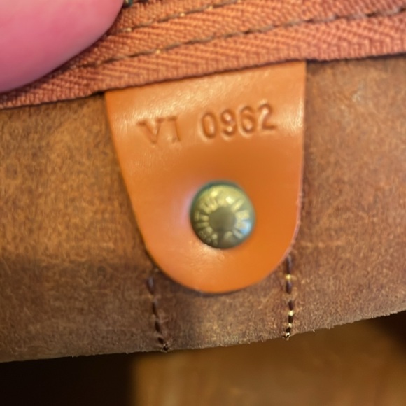 Louis Vuitton Epi Keep All 45 - Picture 14 of 14